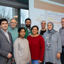 Davlat Abdulov, Wolfgang Prange (Seniorenbeirat Sendenhorst), Abdel Majid Obeidat, Fatma Basaran und Markus Giesbers (Netzwerkkoordinator der St. Elisabeth-Stift gGmbH), (vorne v.l.): Grace George Kunnuvila, Neethu Mannakath Varghese und Canan Ates.